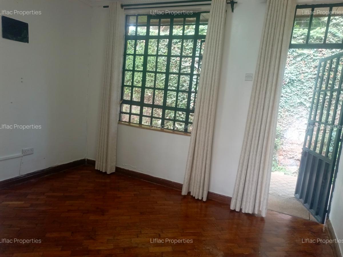 2 Bed House with Garden in Nyari - 5