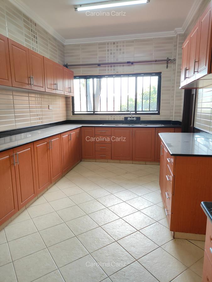 4 Bed Apartment with En Suite at Brookside Drive - 11