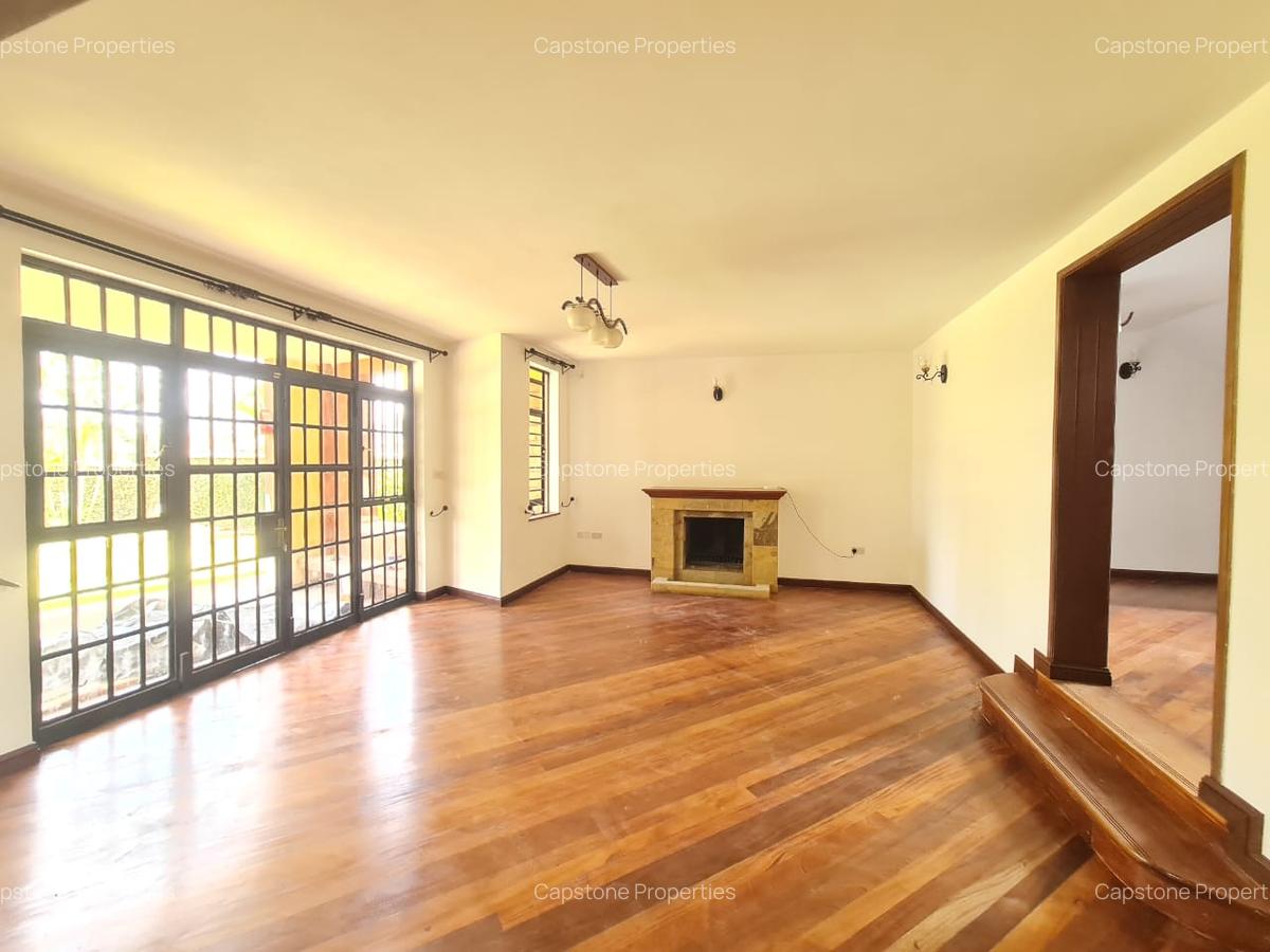 4 Bed Townhouse in Ridgeways - 5