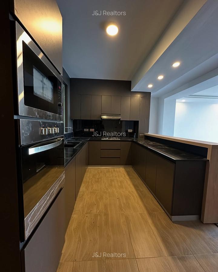 3 Bed Apartment with En Suite in Westlands Area - 2