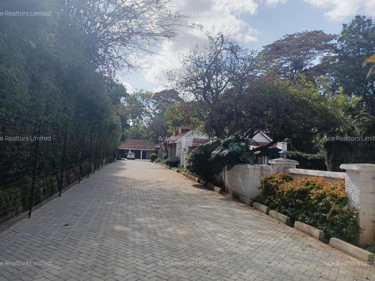 6 Bed House with En Suite at Near Muthaiga Golf Club Nairobi - 19