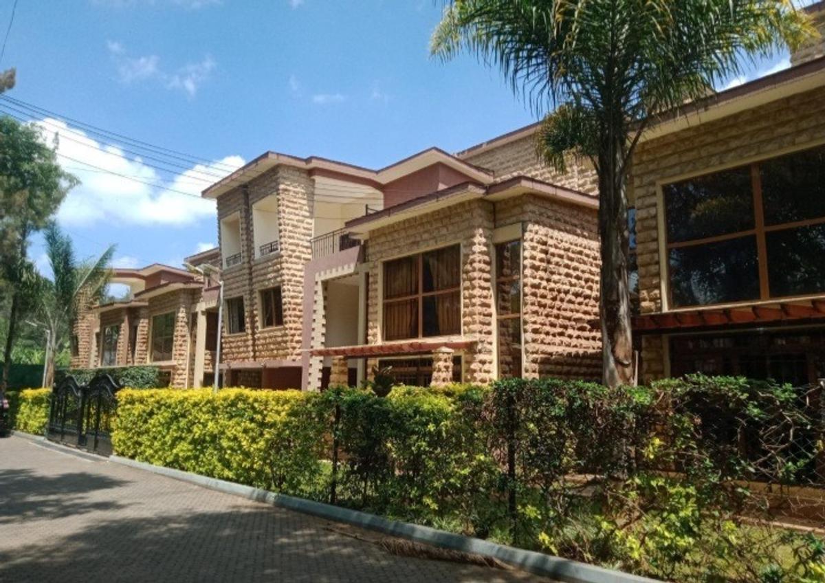 5 Bed Townhouse with En Suite in Lavington - 1