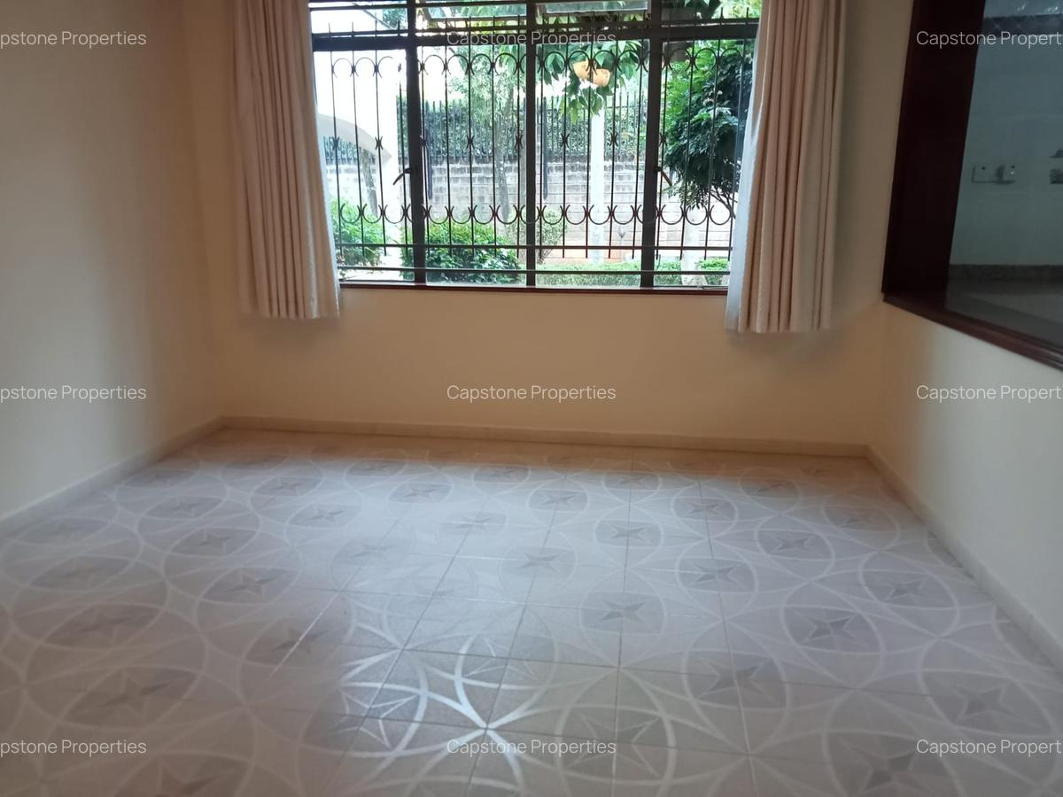 5 Bed House with En Suite in Runda - 9