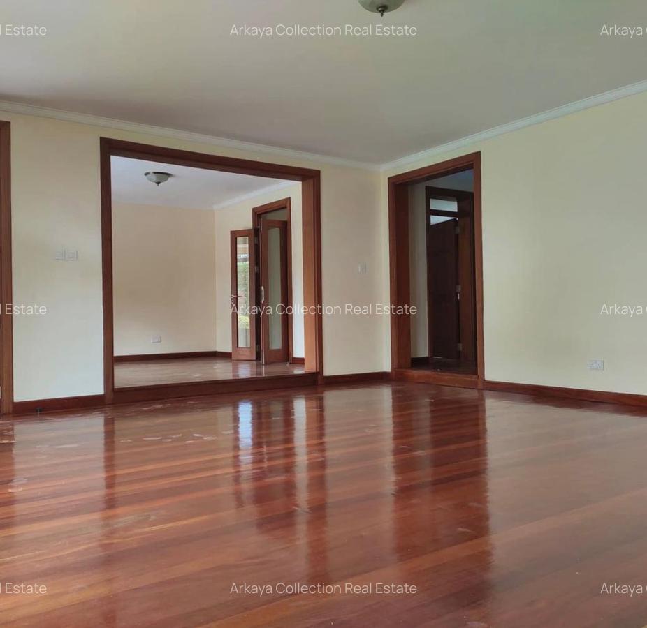 5 Bed Townhouse with En Suite in Lavington - 3