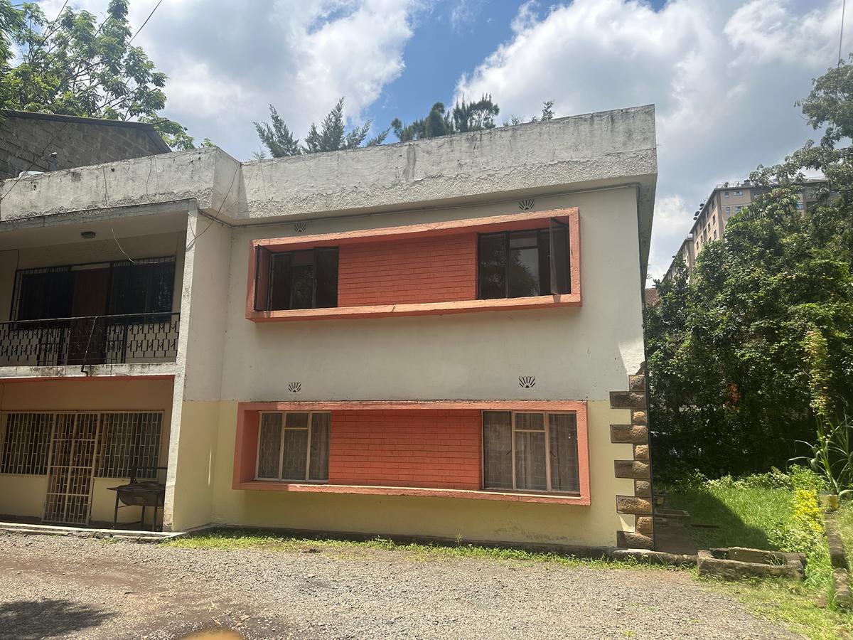 3 Bed Apartment with En Suite at Lavington - 11