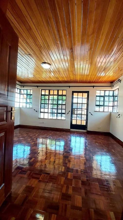 5 Bed Townhouse with En Suite at Lavington - 8