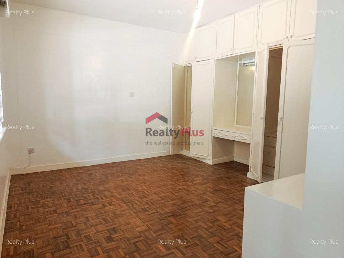 4 Bed Apartment with En Suite in Riverside - 3