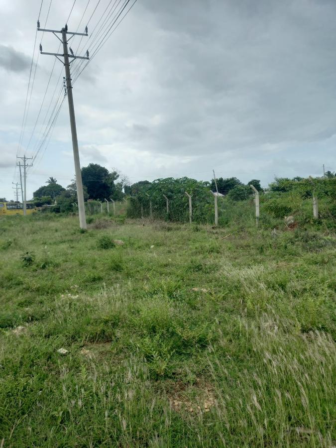 1 ac Commercial Land in Ukunda - 1