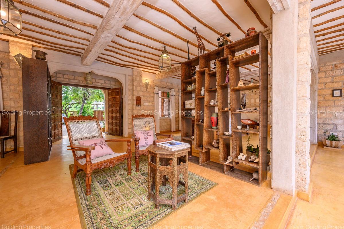 4 Bed Villa at Bofa - 14