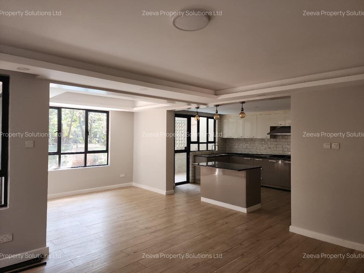 3 Bed Apartment with En Suite in Lavington - 1