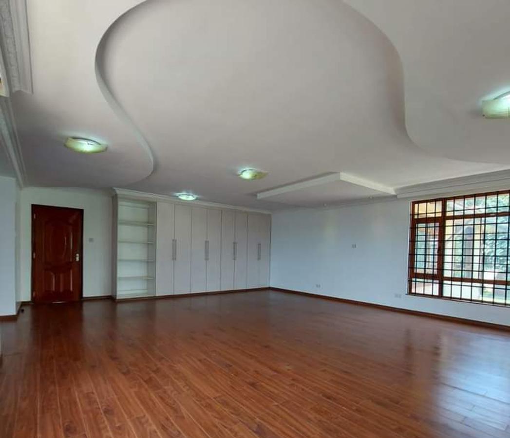 5 Bed Townhouse with En Suite in Runda - 11