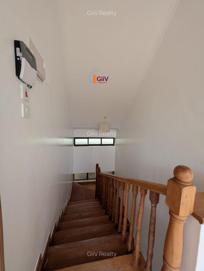3 Bed Apartment with En Suite in Nyari - 9