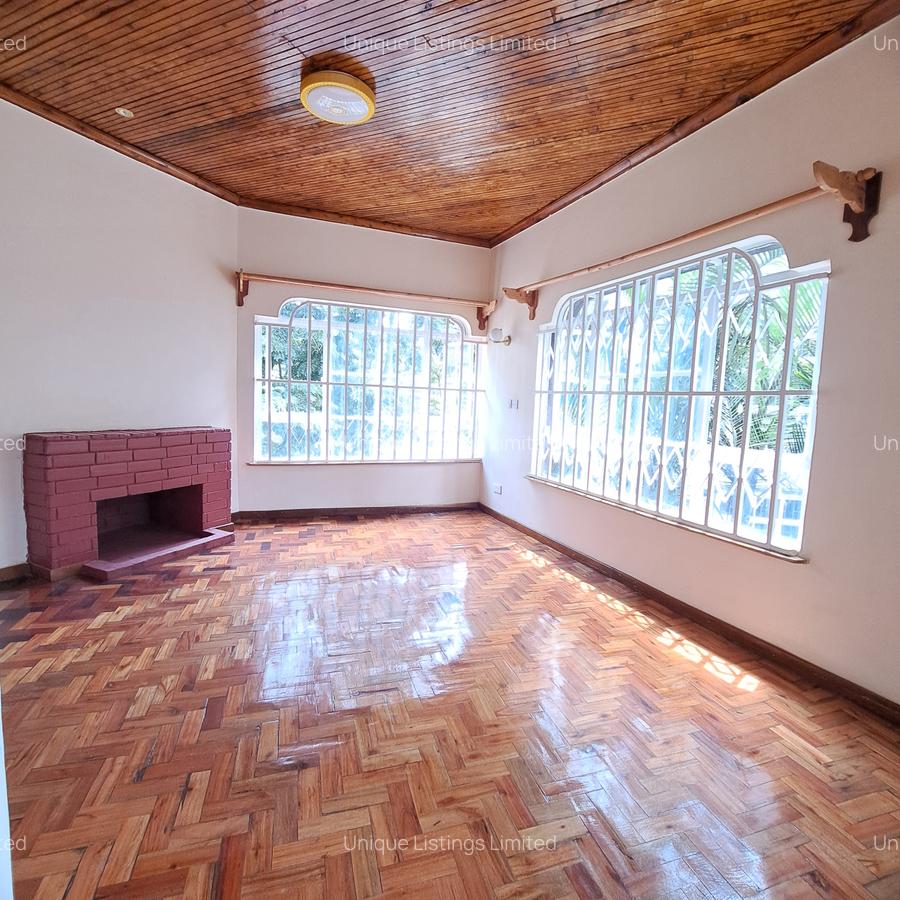 4 Bed Villa with En Suite in Spring Valley - 11