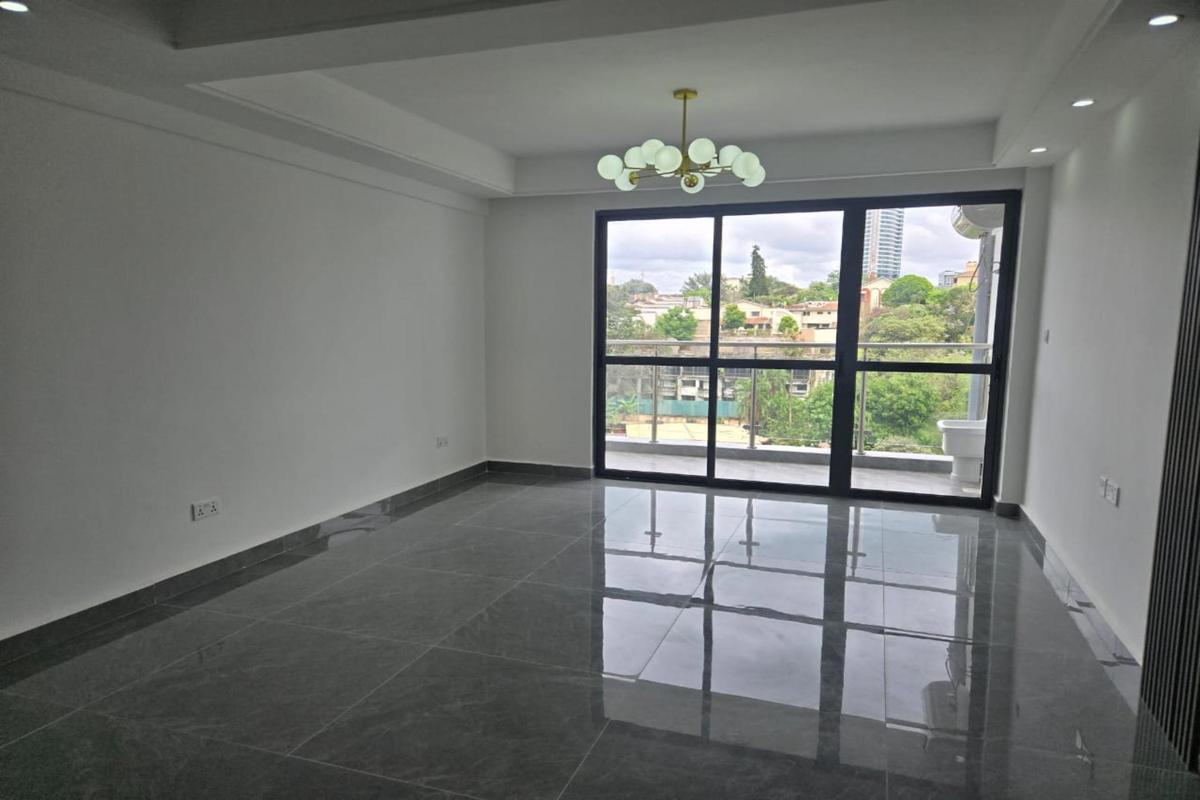 2 Bed Apartment with En Suite at Riveriside Drive - 2