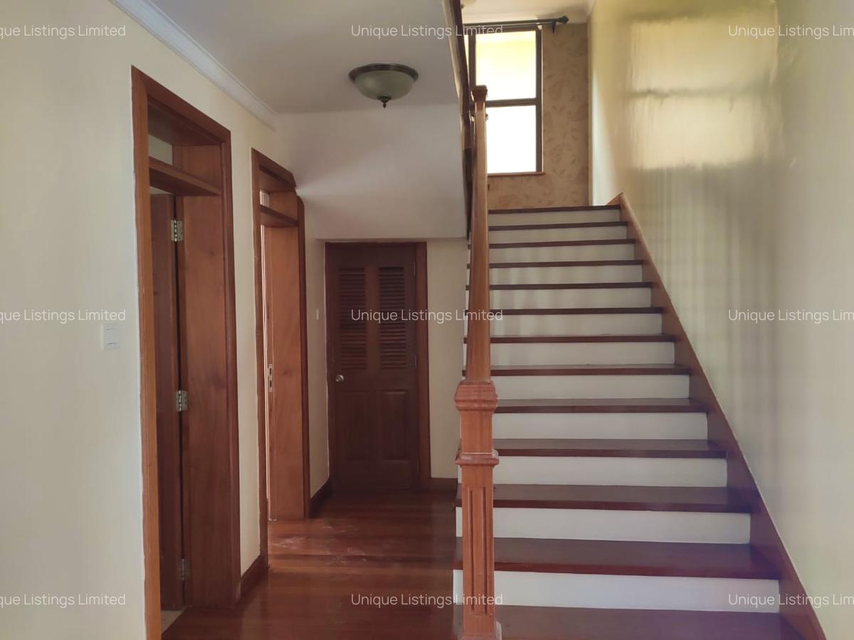 5 Bed Townhouse with En Suite in Lavington - 10