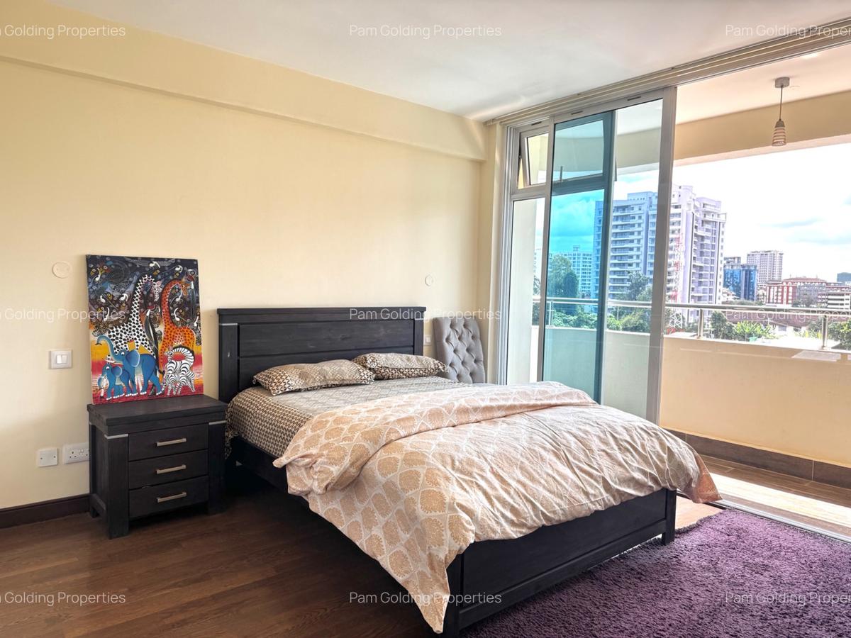 Furnished 3 Bed Apartment with En Suite in Riverside - 12