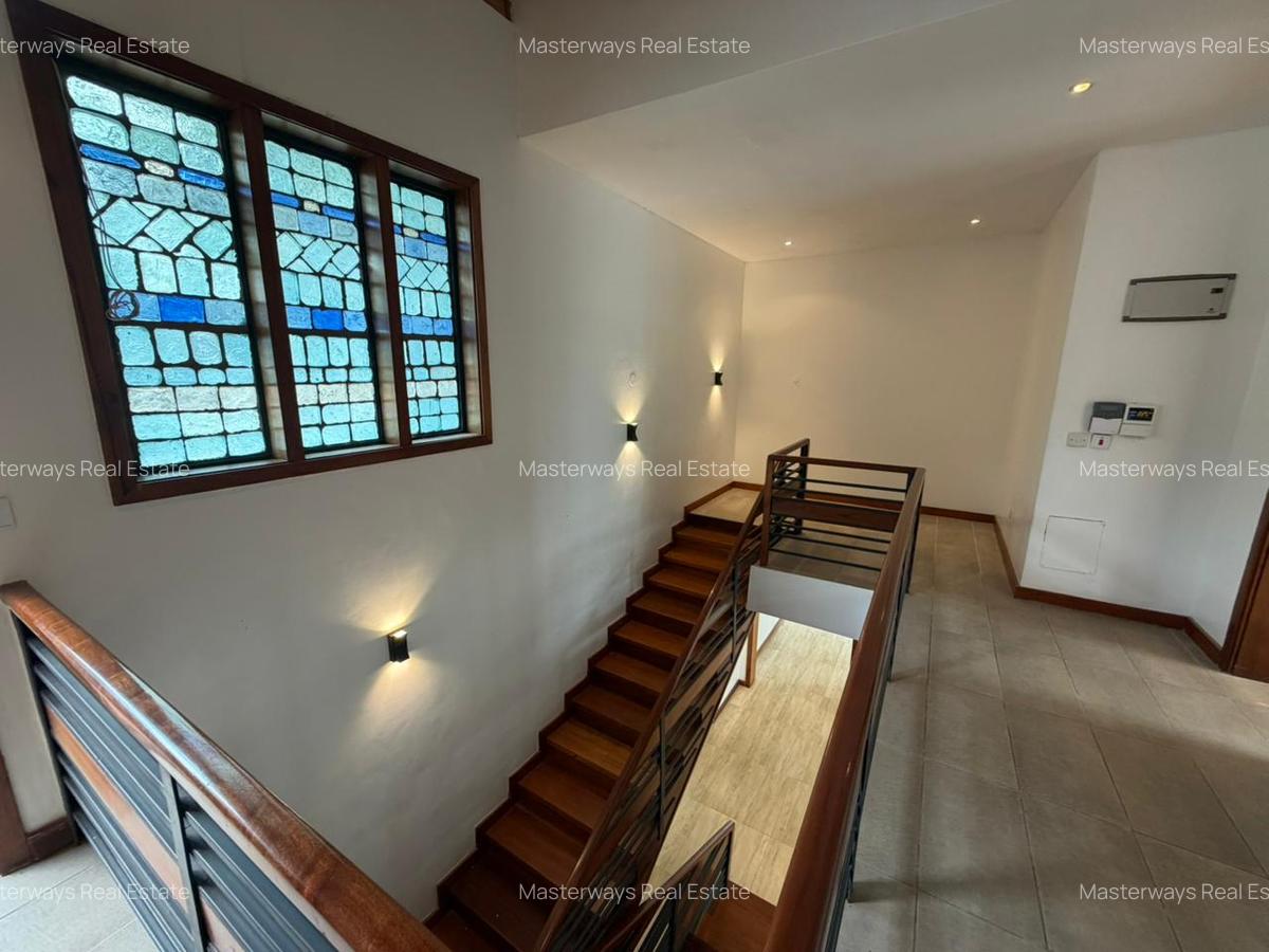 3 Bed House with En Suite in Rosslyn - 19
