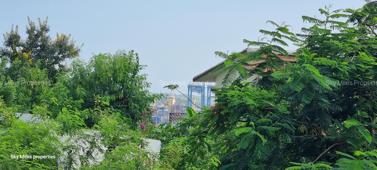 4 Bed House with En Suite at Portreitz - 17