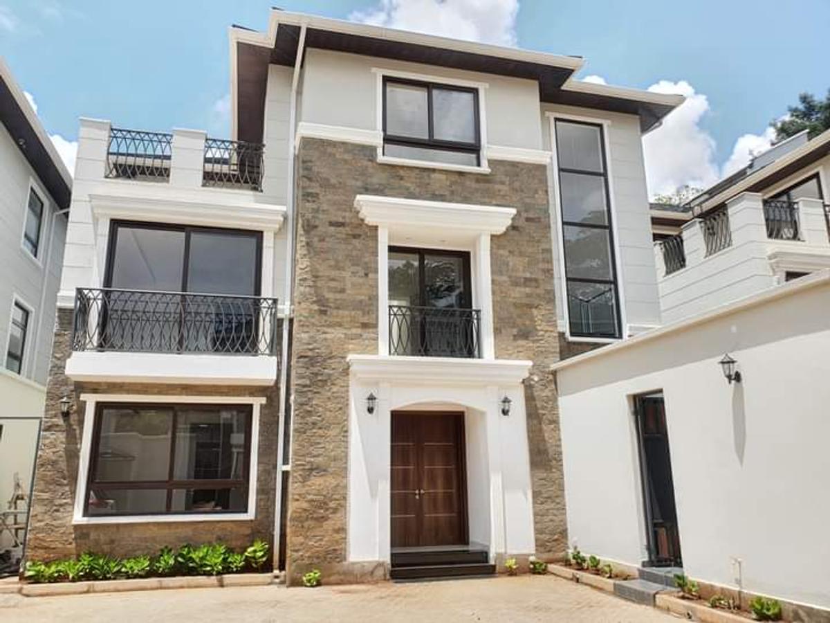 5 Bed Villa with En Suite in Spring Valley - 1