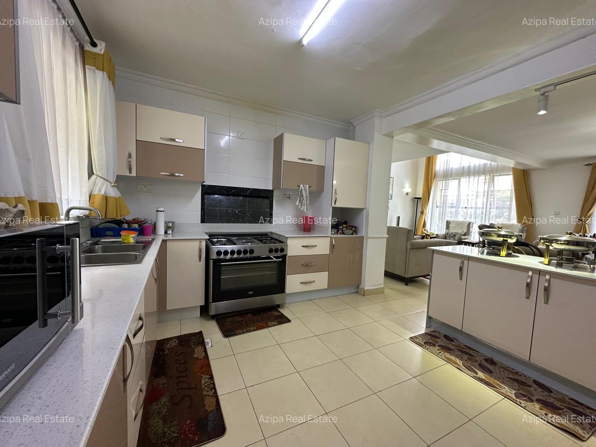 5 Bed Townhouse with En Suite at Muthama Access Road - 8