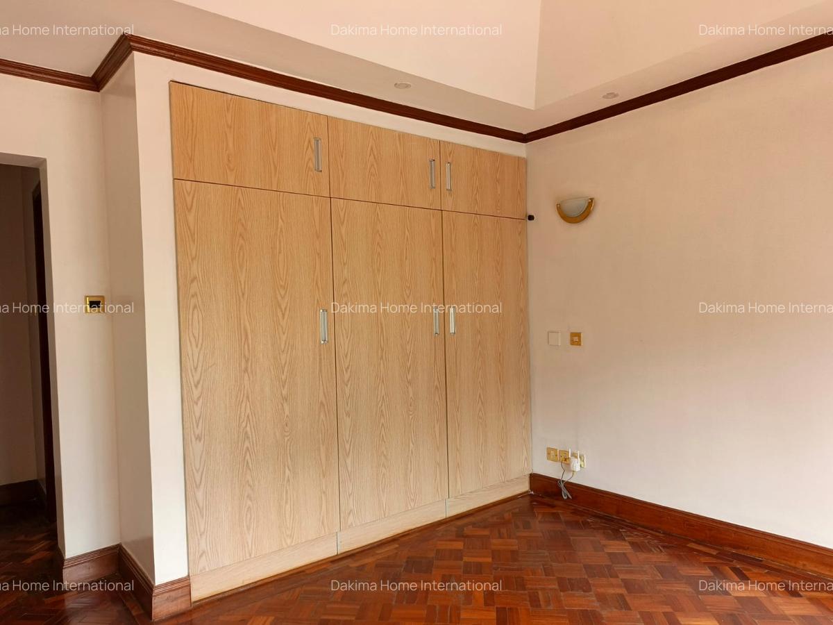 5 Bed Townhouse with En Suite in Runda - 14