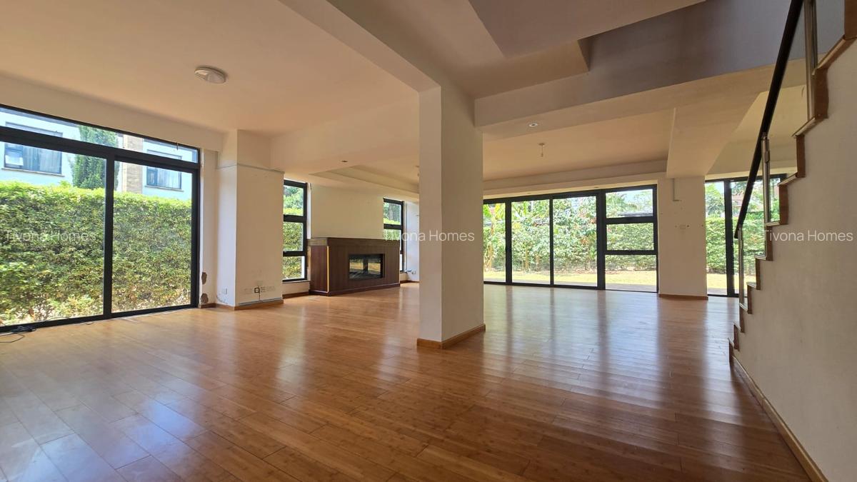 4 Bed House with En Suite in Garden Estate - 19