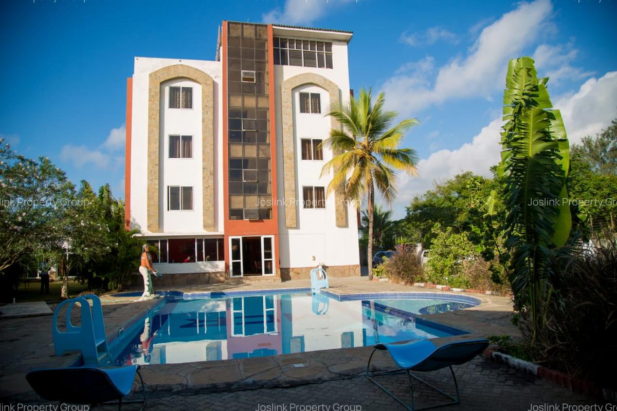 Serviced 10 Bed Apartment with En Suite in Nyali Area - 2