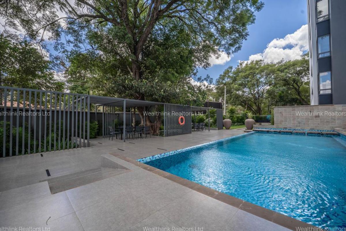 Serviced 2 Bed Apartment with En Suite at Riverside - 9