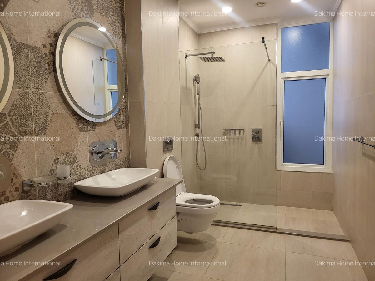 3 Bed Apartment with En Suite in Parklands - 9