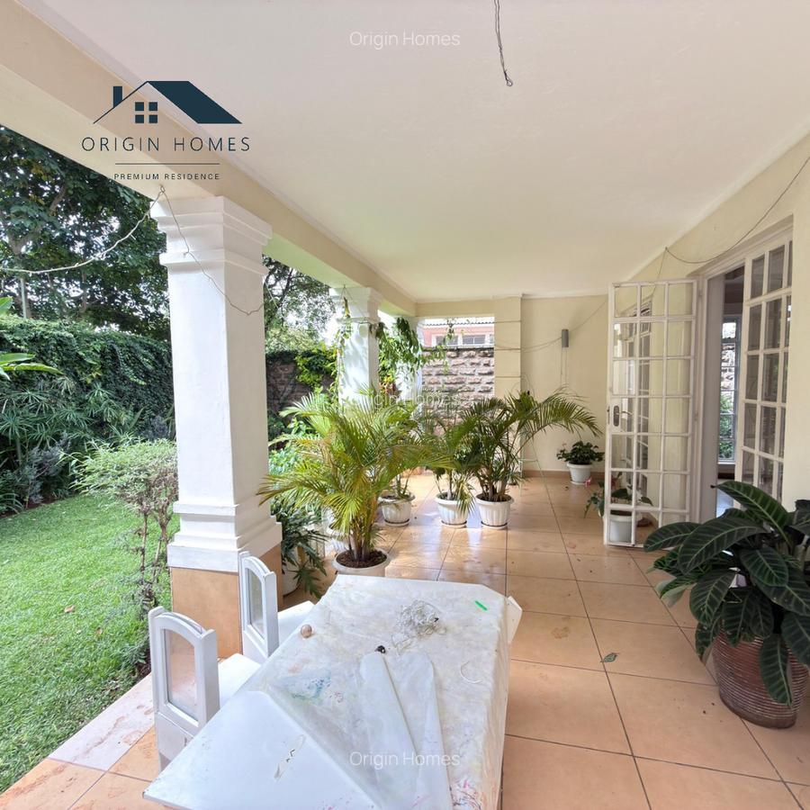 5 Bed Townhouse with En Suite at Spring Valley - 1