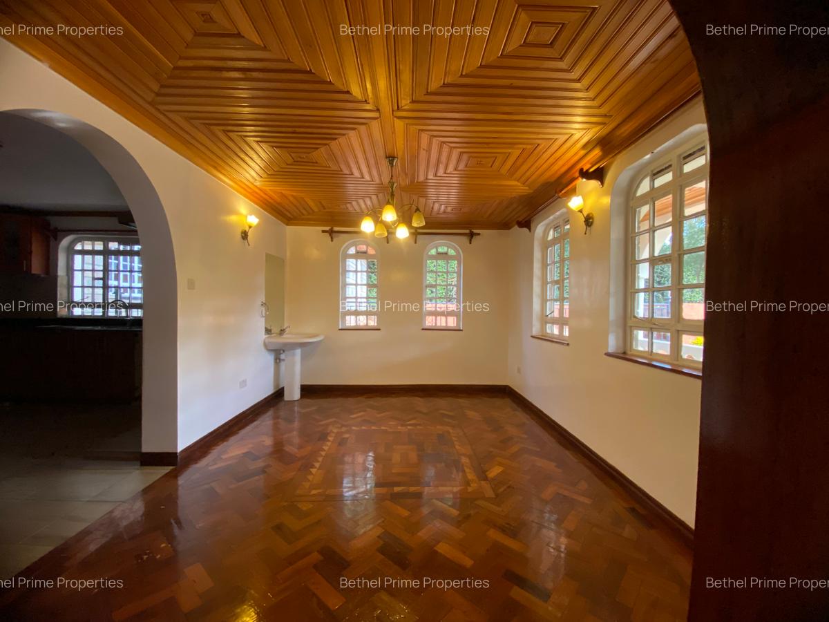 5 Bed Townhouse with En Suite in Nyari - 13