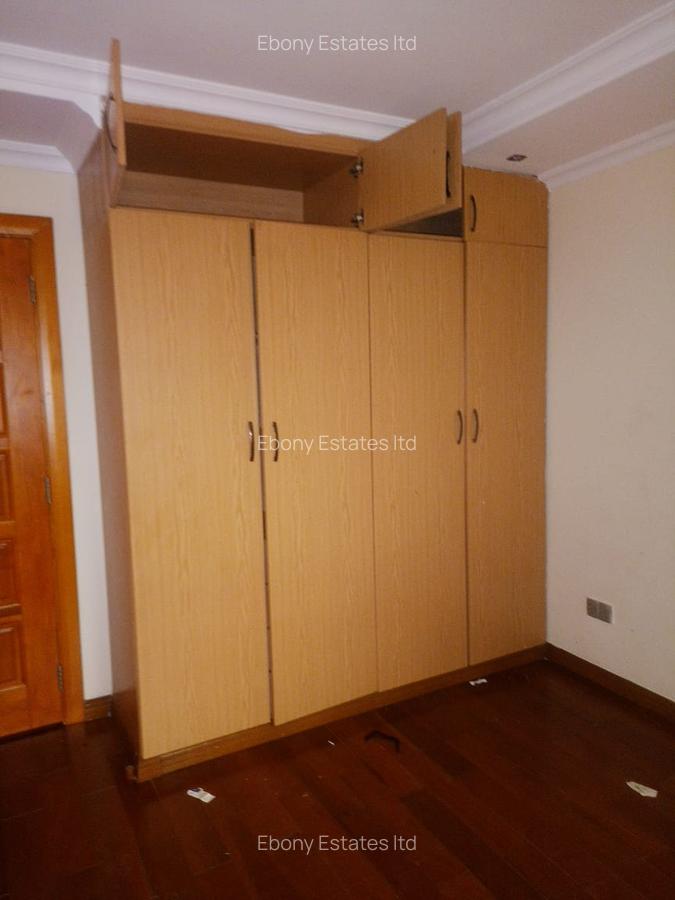 5 Bed Townhouse with En Suite in Lavington - 10