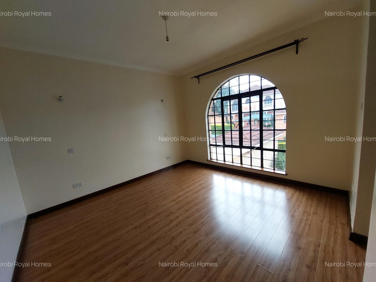 4 Bed House with En Suite at Meadows - 20