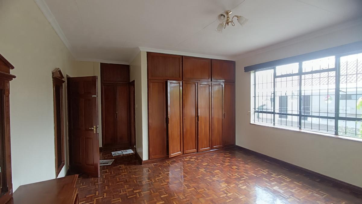 5 Bed House with En Suite at Runda Crescent - 18