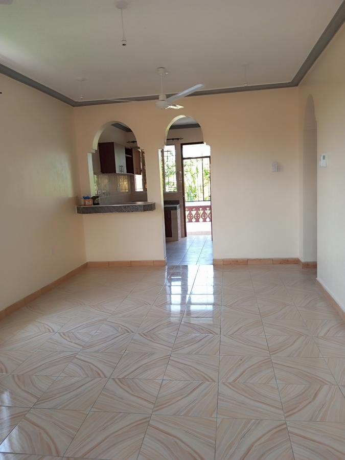 3 Bed Apartment with Parking at Beach Road - 6