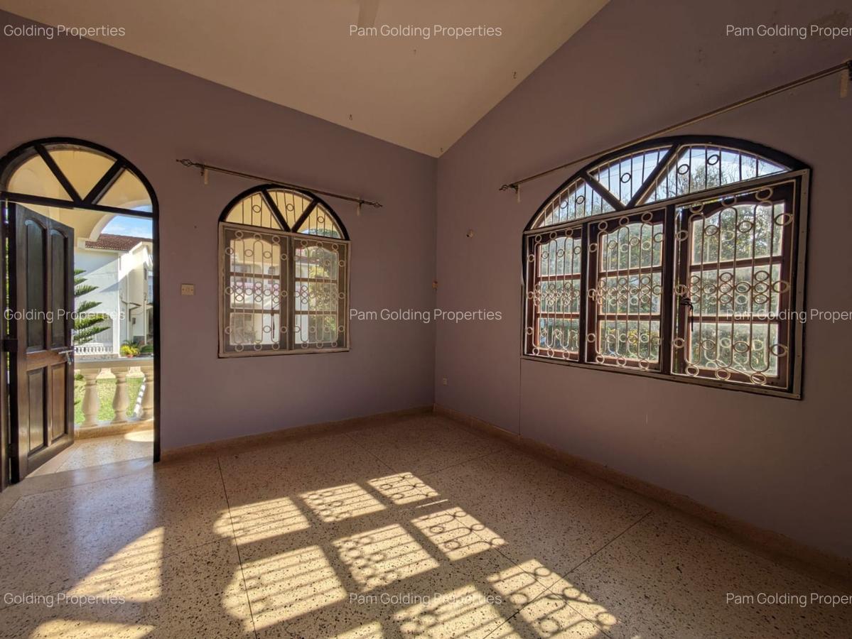 4 Bed Townhouse with En Suite in Nyali Area - 12