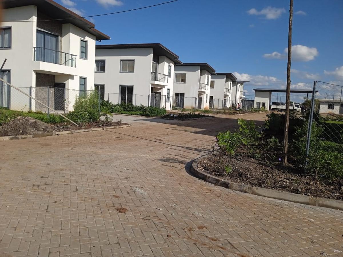 4 Bed Townhouse with En Suite in Ongata Rongai - 2