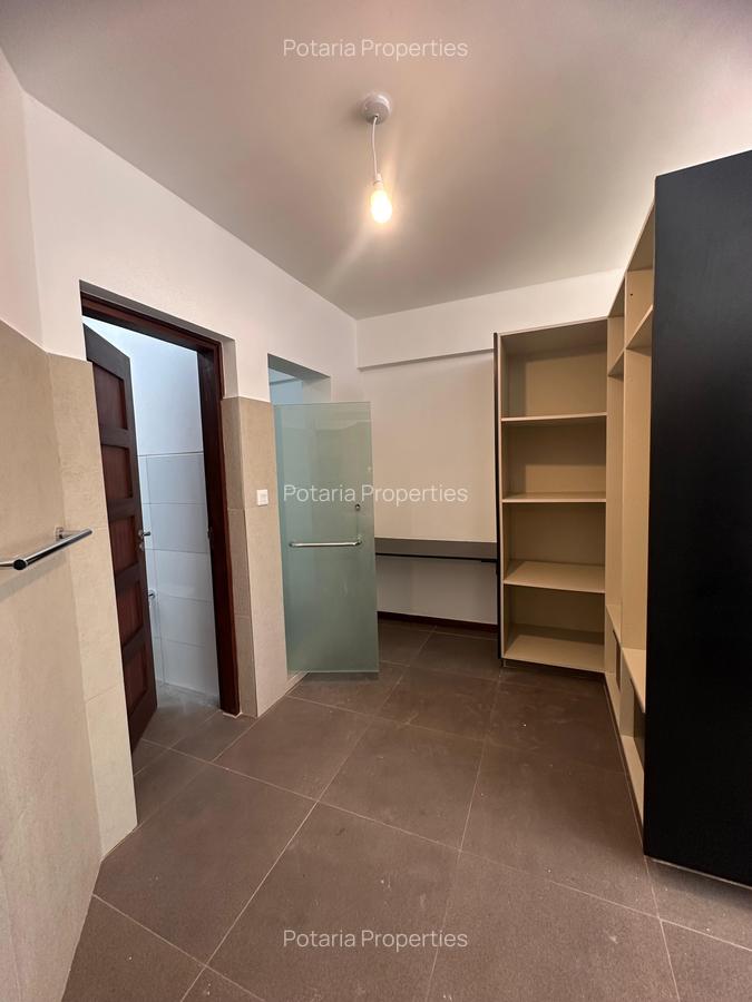 2 Bed Apartment with En Suite in Riverside - 12