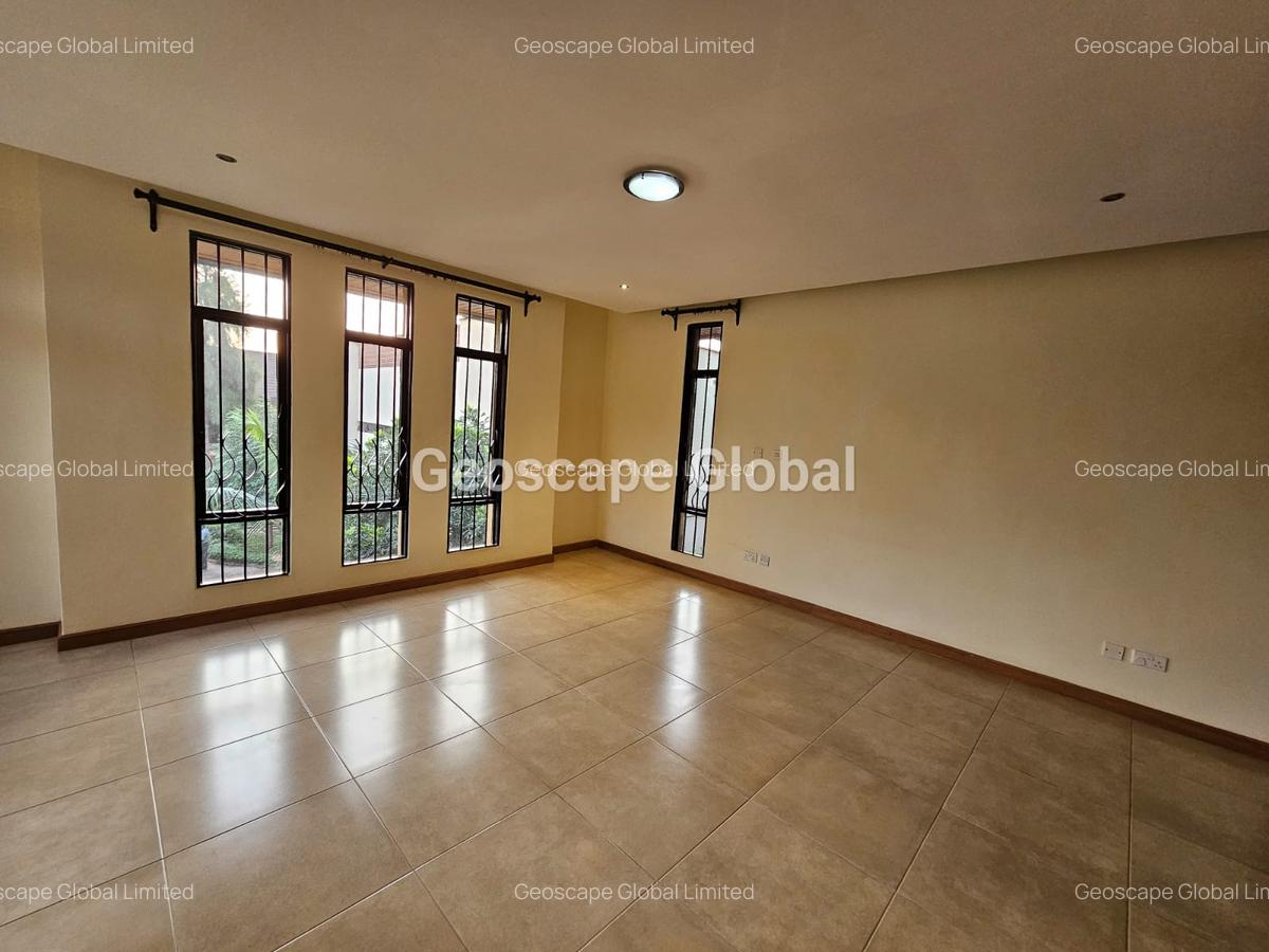 4 Bed House with En Suite in Runda - 8