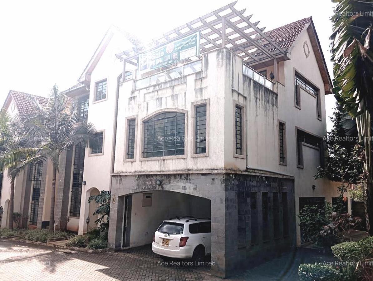 5 Bed Townhouse with En Suite at Lavington Estate Nairobi - 14