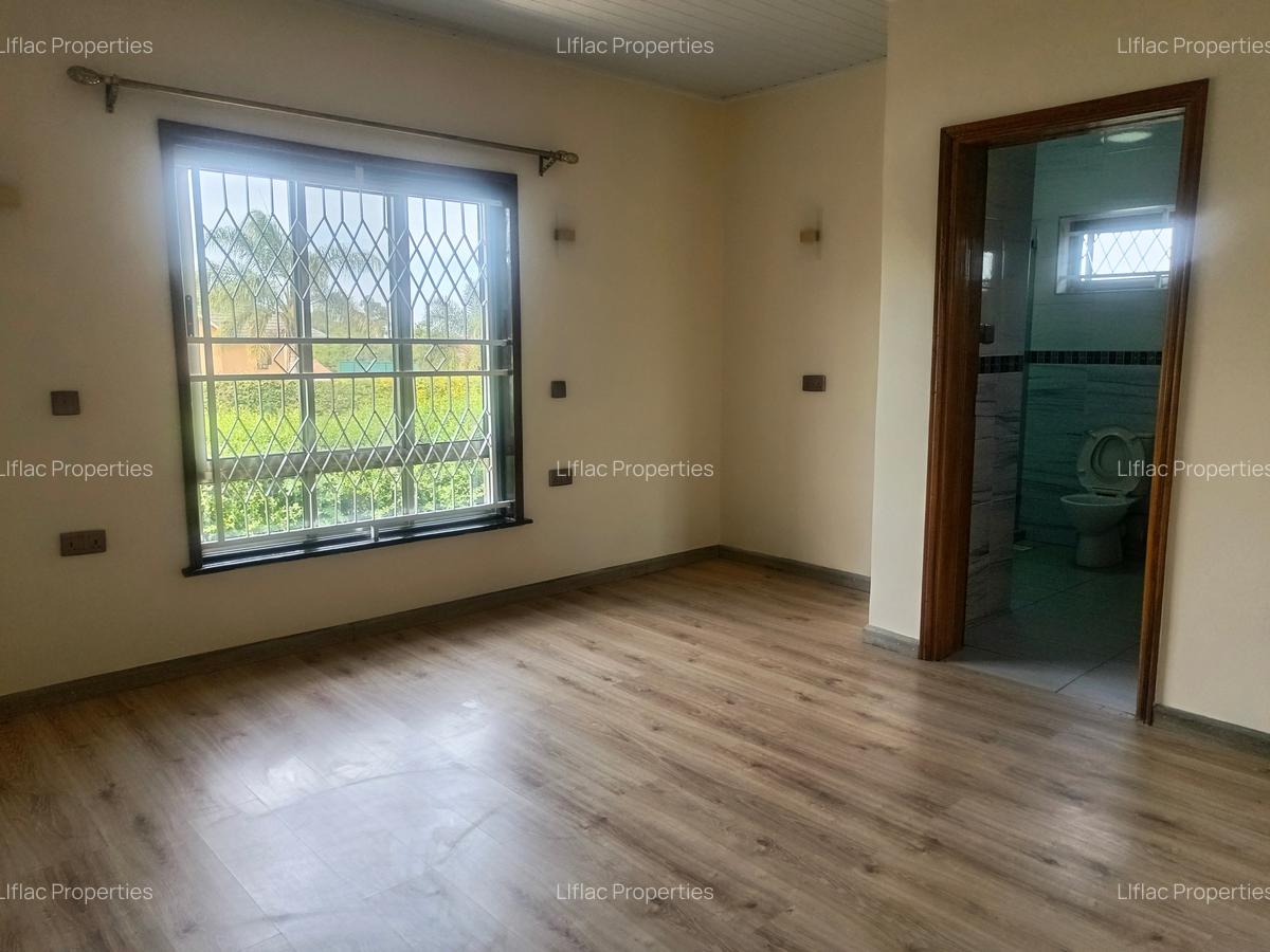 Commercial Property with Fibre Internet in Ridgeways - 14