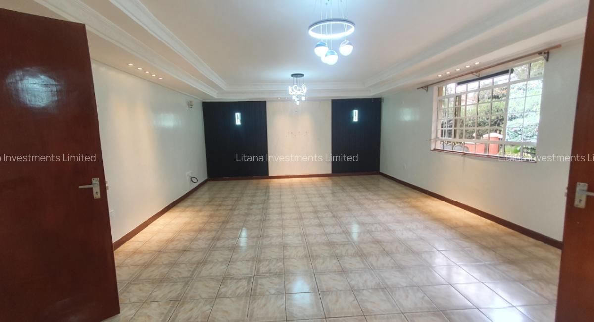 3 Bed House with Garden at Old Runda - 2