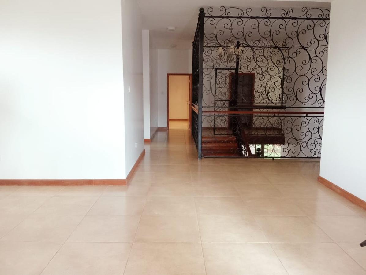 4 Bed Townhouse with Swimming Pool in Runda - 12