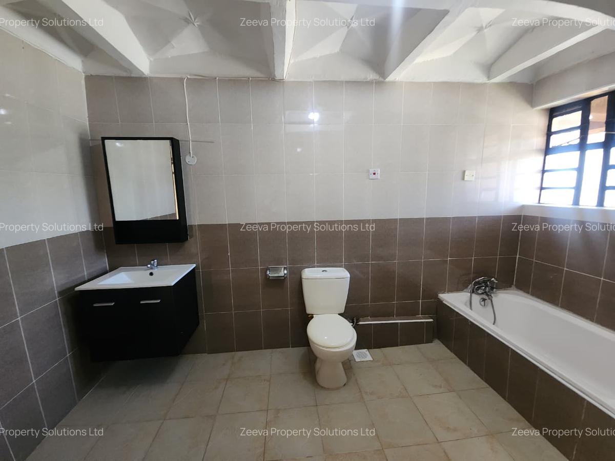 4 Bed House with En Suite in Runda - 17