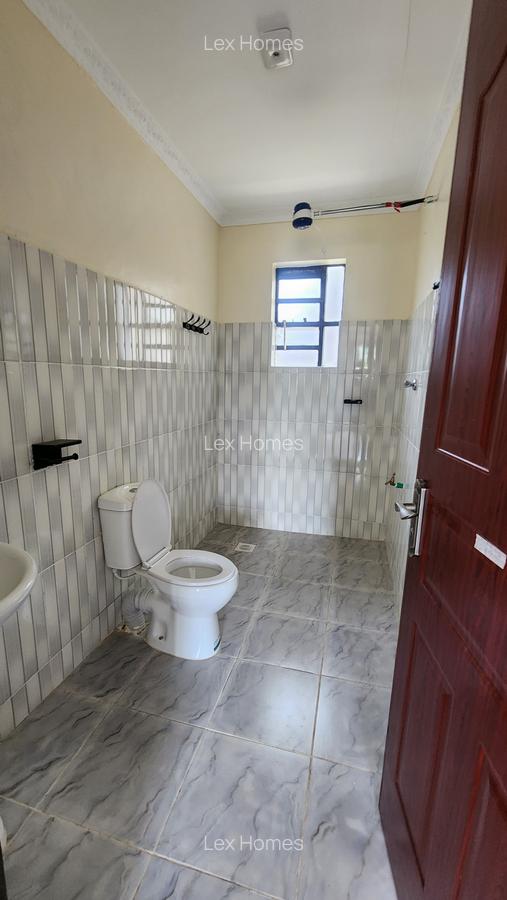 4 Bed House with En Suite at Kahuho - 20
