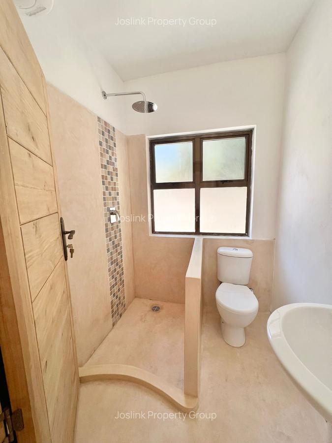 4 Bed Apartment with En Suite at Greenwood Drive - 13