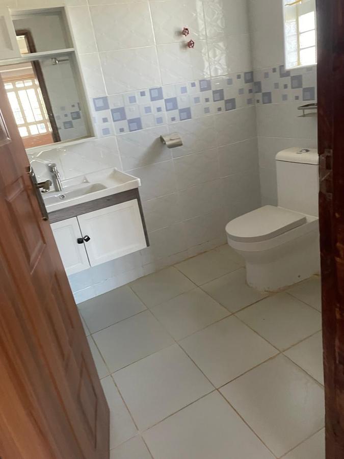 5 Bed House with En Suite in Kamakis - 7