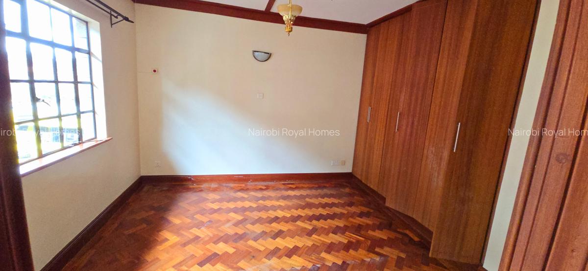 4 Bed Townhouse with En Suite at Lavington Closet - 16