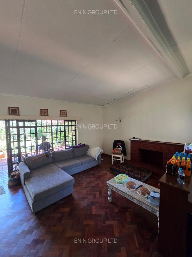 3 Bed House with En Suite at Lavington - 2