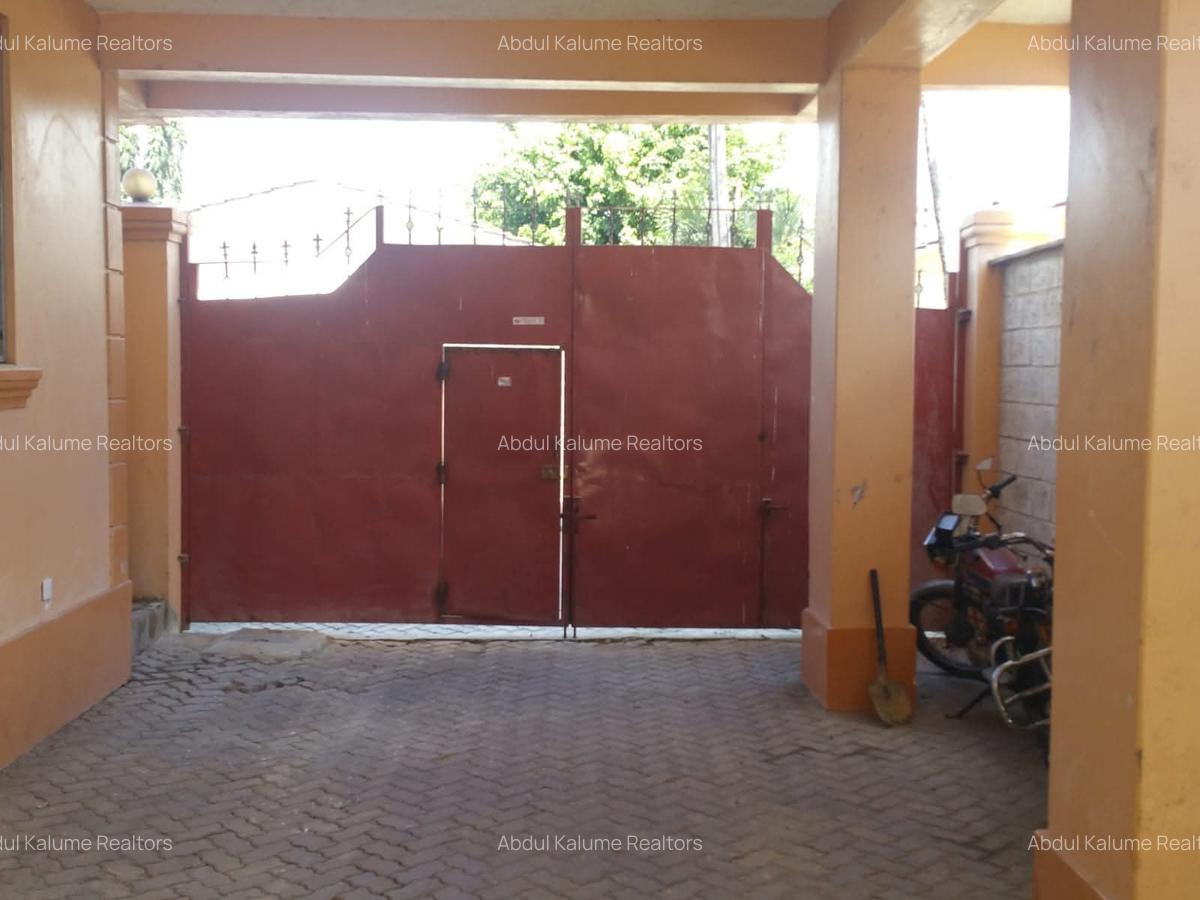 Serviced 1 Bed Apartment with Borehole at Bamburi - 7